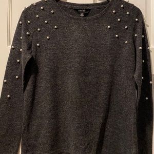 Isaac Mizrahi SzS Gray Sweater with Pearl Studs